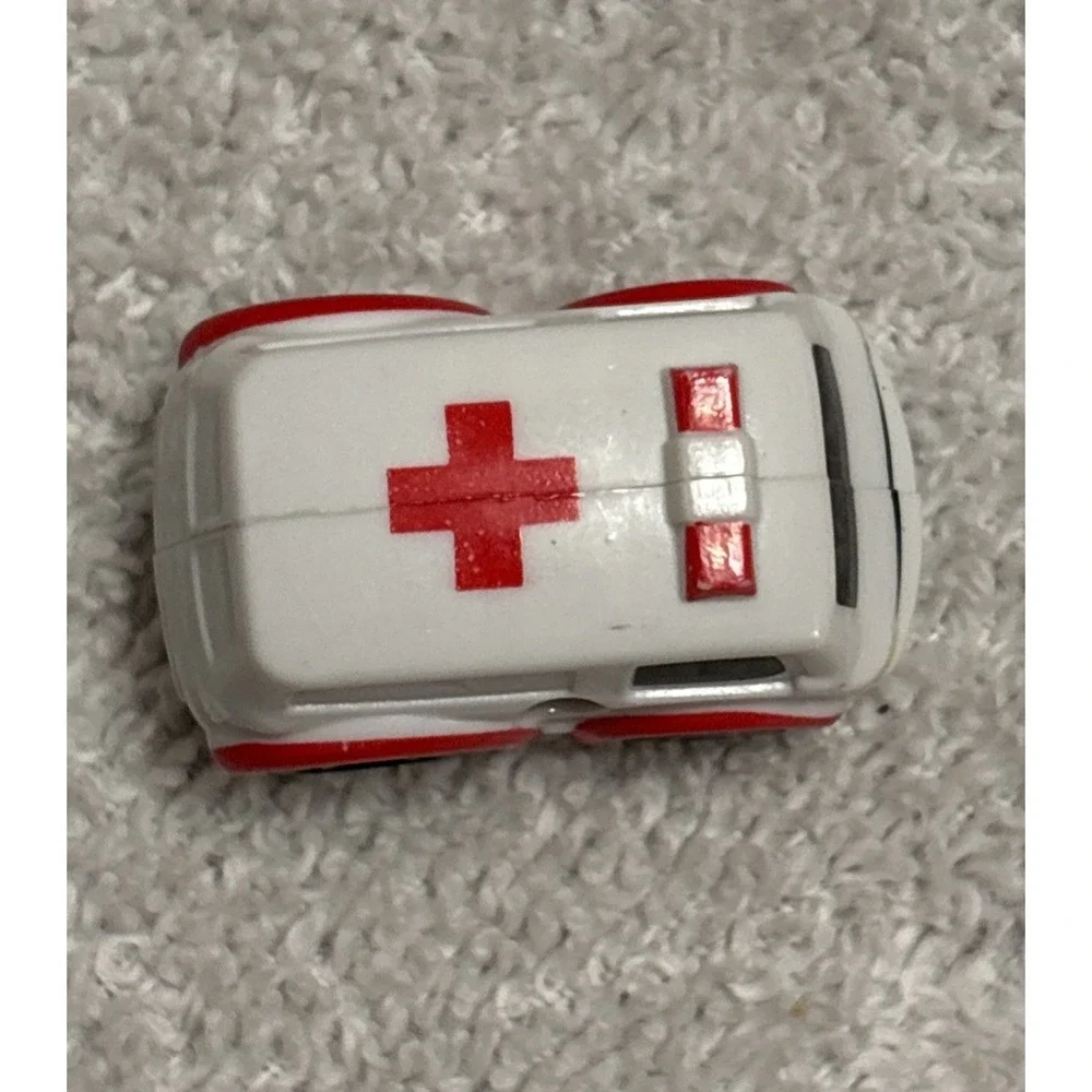 YEZI Car Adventure Toys, City Rescue Preschool Replacement Ambulance